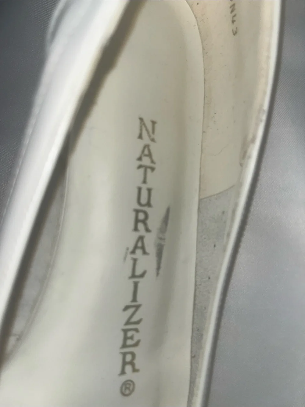 Naturalizer White Leather Pointed Tassel Flats 4 M